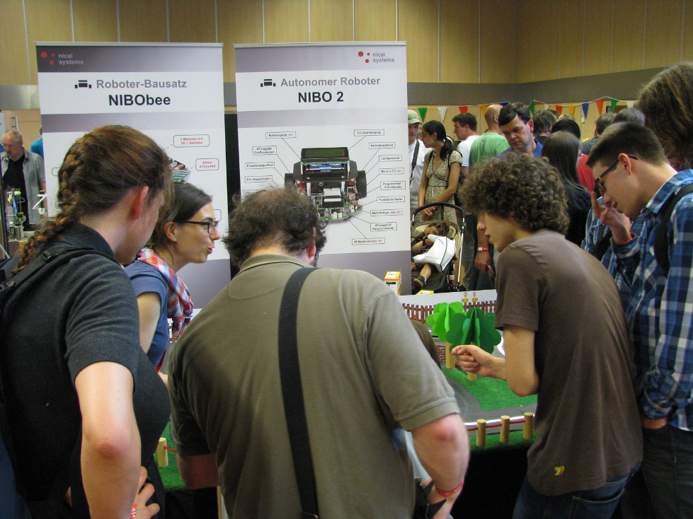 Roboterbausatz NIBObee auf der Maker Faire 2014 in Hannover
